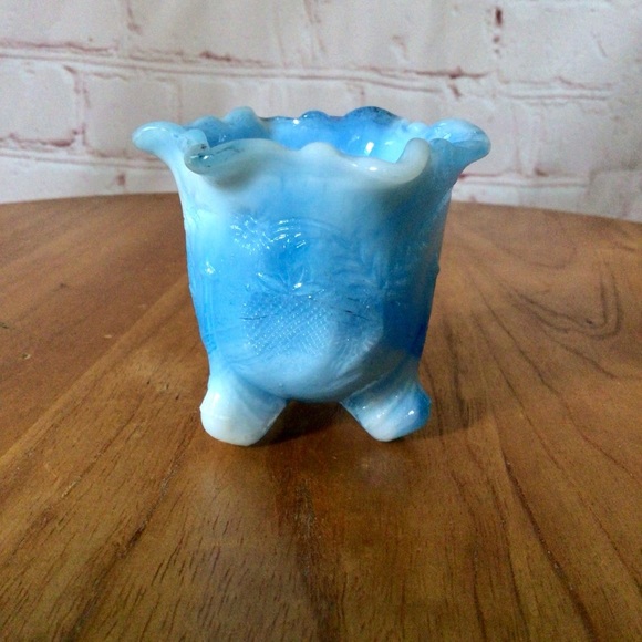Vintage Cambridge Glass Strawberry Design Footed Toothpick Holder NEAR CUT - Picture 4 of 6